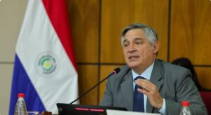 Uso del celular en aulas solo con “fines pedagógicos”, he’i ministro Ramírez.