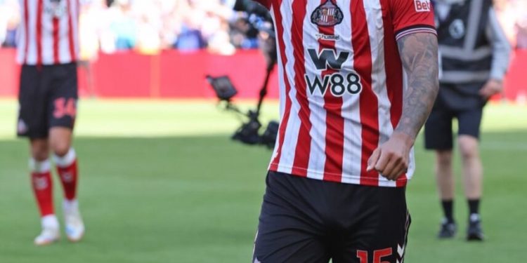 Alderete jugó todo el partido en la caída del Sunderland ante el City