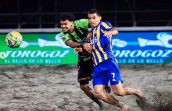 El Kure Luque ovevete en la Américas Winner Cup de Fútbol Playa