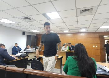 Ex peloteros que perdieron platal en compra de depa declararon en el juicio por supuesta estafa