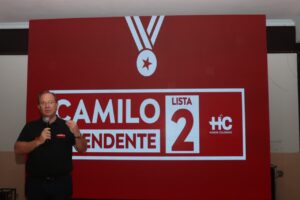 Vecinos debatieron con Camilo Pérez sobre los barrios de Asu