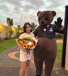 ¡Hija de pelotero recibió tremenda sorpresa por su cumple!
