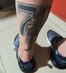Tatuaje delató a peligroso asaltante para que sea detenido