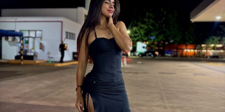 (VIDEO) ¡Cuerona influencer laló contra arrieros “kuña’i” que criticaron su tuneado!