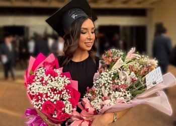 (GALERÍA) ¡Díganle licenciada! Doña de pelotero ligó titulo universitario