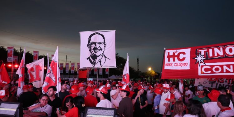Una marea colorada acompañó el lanzamiento de campaña de Camilo Pérez