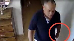 Jodió a niñera y se llevó 100 palos de un departamento