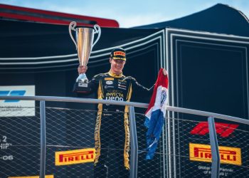 Triunfo purete de ñande piloto en Monza, Italia