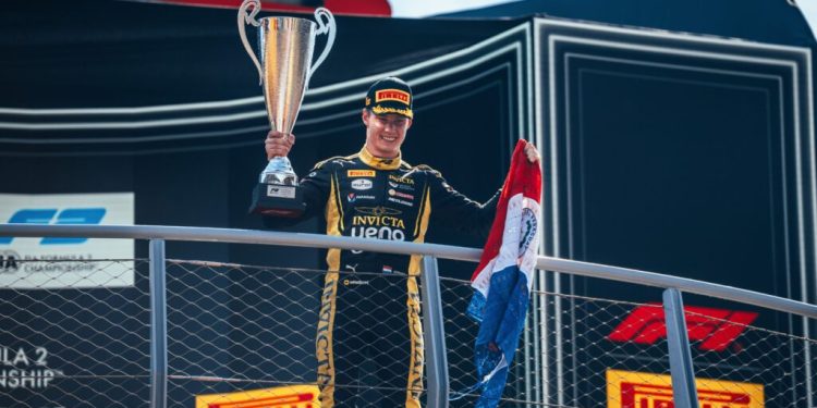 Triunfo purete de ñande piloto en Monza, Italia