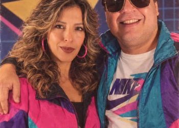 (GALERÍA) ¡Famosos aparecieron con un look ochentoso en las redes!
