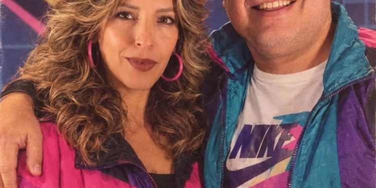 (GALERÍA) ¡Famosos aparecieron con un look ochentoso en las redes!