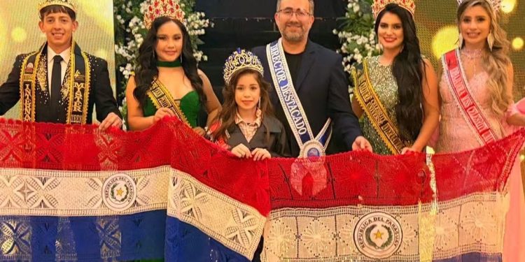 ¡María Ester Pérez trajo la corona de Embajadora Internacional  en certámen del Brasil!