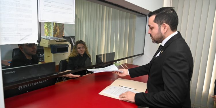 El intendente de Asunción presentó a la Fiscalía el informe de la intervención a Vialidad