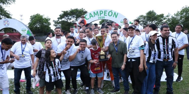 ¡Pilco se quedó con el clásico y además recibió el trofeo de campeón!