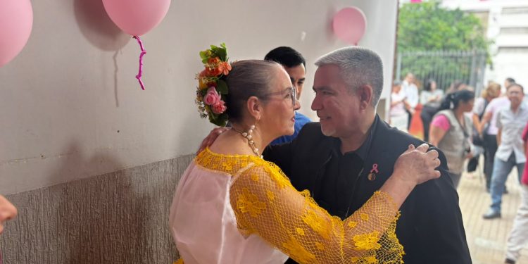 En diferentes Centros Asistenciales de la XIII Región Sanitaria Capital se realizaron eventos en conmemoración del Octubre Rosa