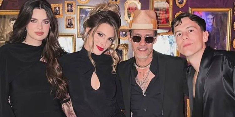 ¡Bolonqui porque Nadia Ferreira besa en la boca a su retoño!